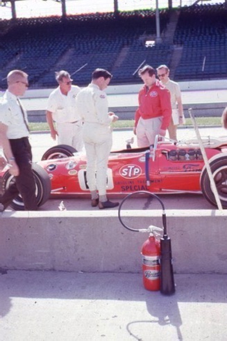 Pit Lane indy 66StephenScott.jpg